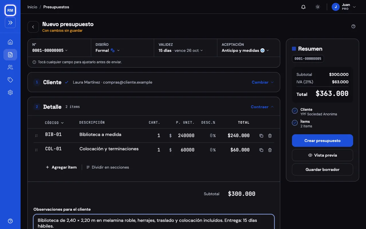 Editor real con el presupuesto de Roble Muebles: cliente, ítems del catálogo y total.